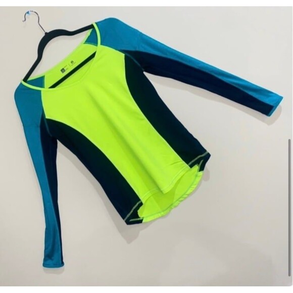 Xersion Workout Shirt Size M - Picture 5 of 5